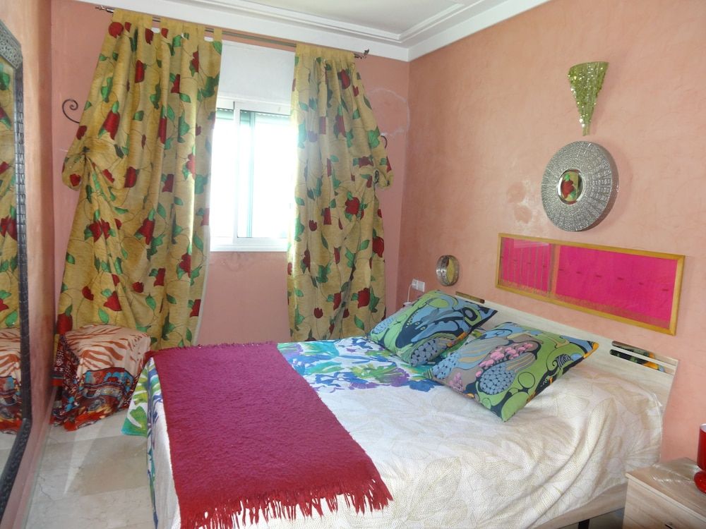 Leyna Vacancy Homes Traditional Suite 2