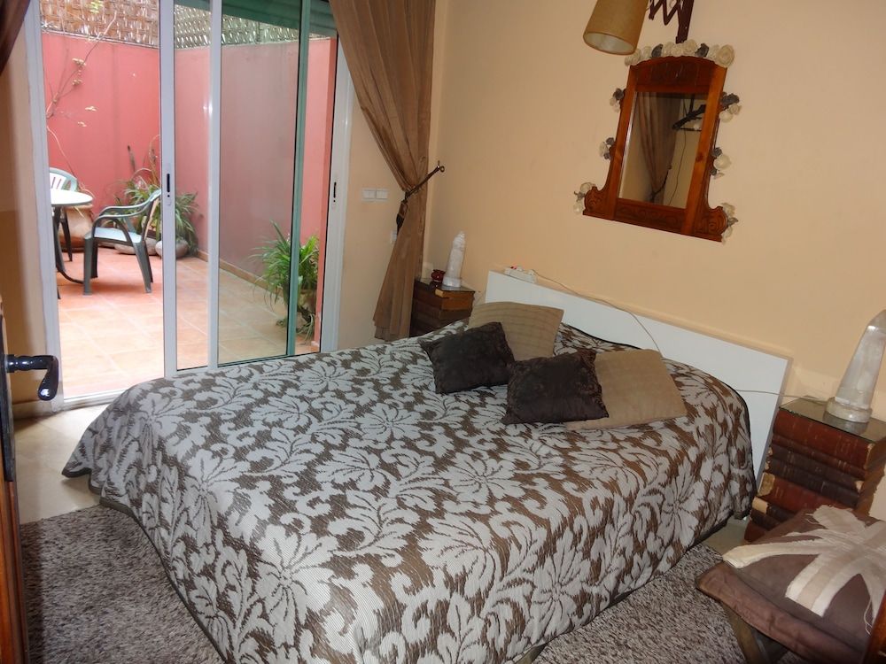 Leyna Vacancy Homes Traditional Suite 8