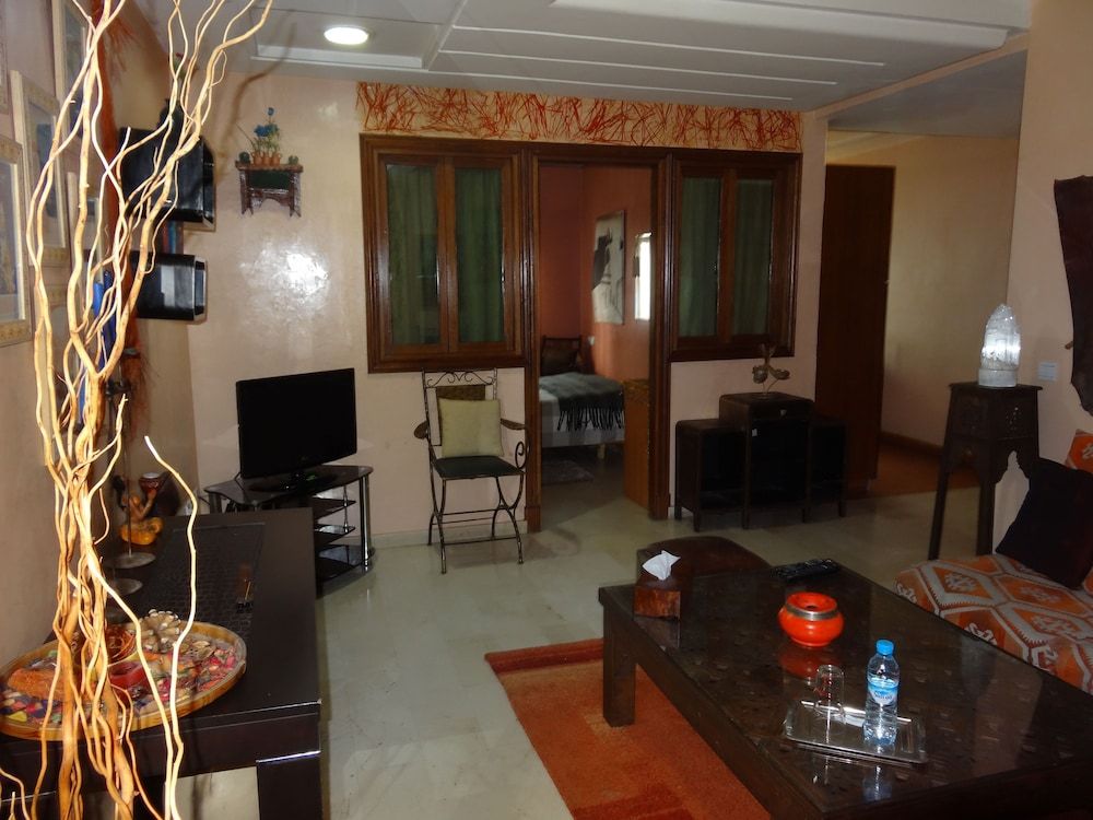 Leyna Vacancy Homes Traditional Suite 13