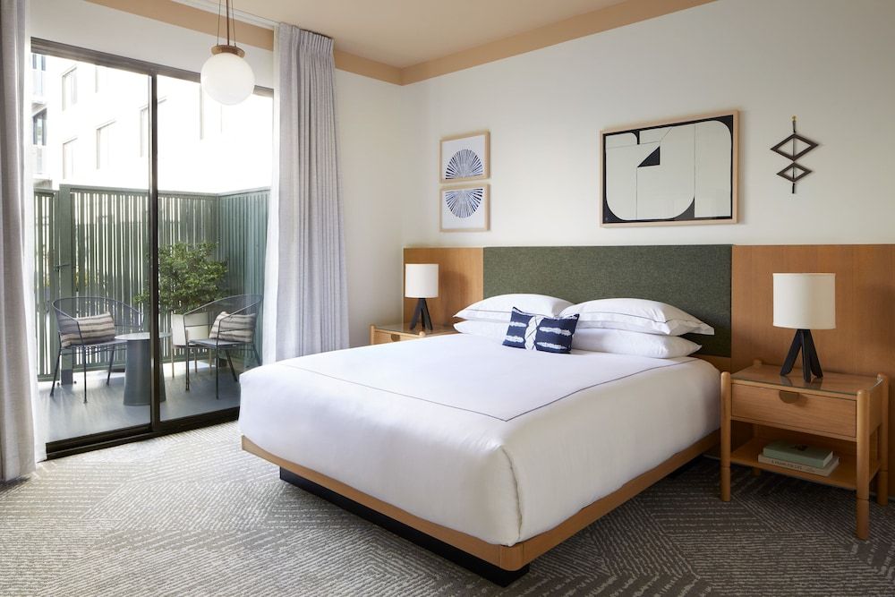 Room, 1 King Bed, Patio