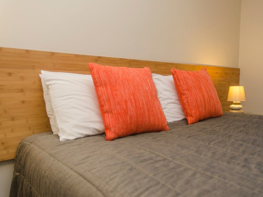 Cedar Lodge Motel Superior One Bedroom Unit