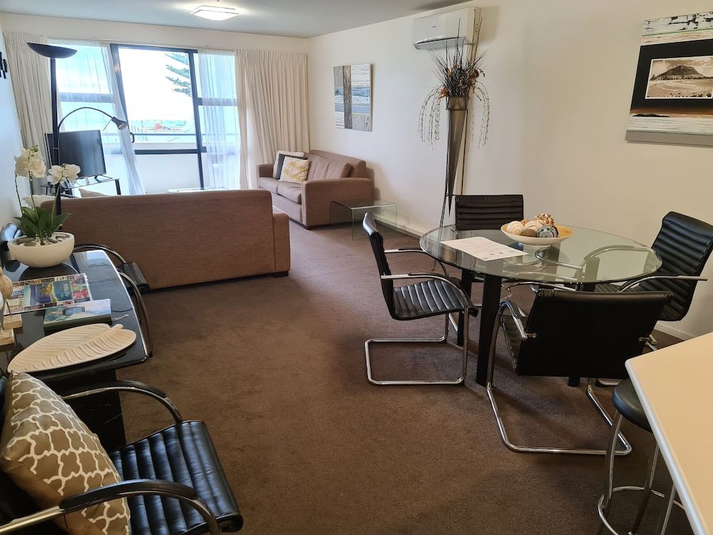 1 Bedroom Honeymoon Spa Suite