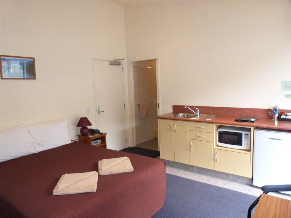 Studio, Room 7