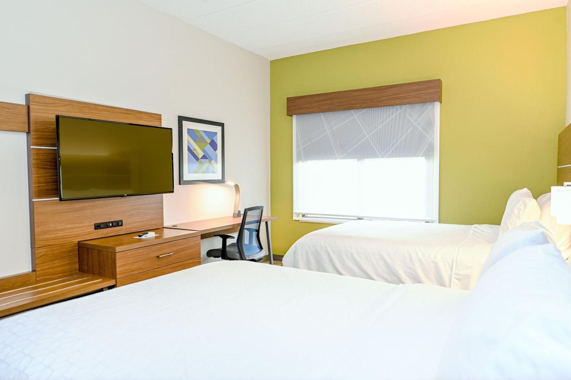 2 Bed Suite 2Nd Floor Spacious Non-Smoking