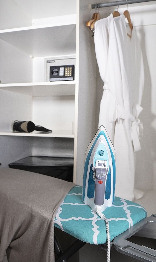 Carnmore Hotel Takapuna Deluxe Room 22