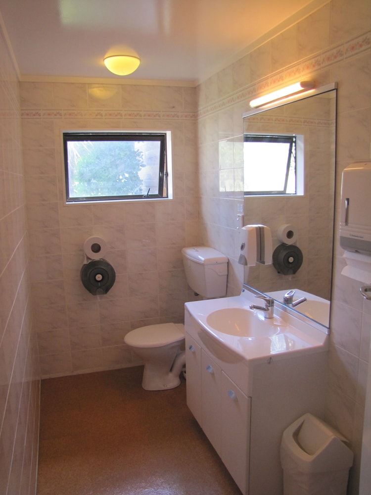 Aotea Lodge Superior Room, 1 King Bed 4