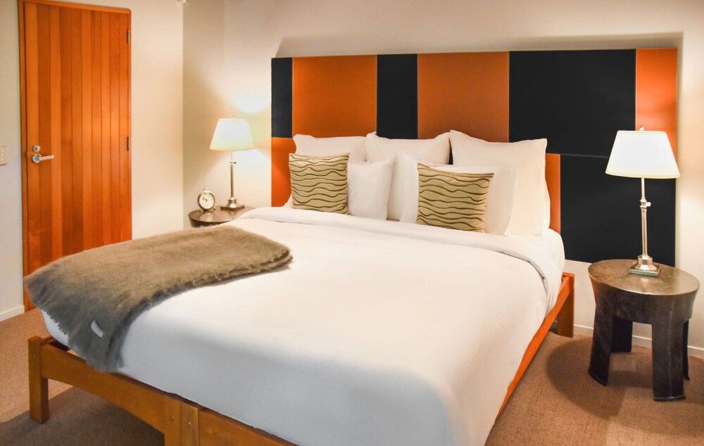 River Birches The Majors Room