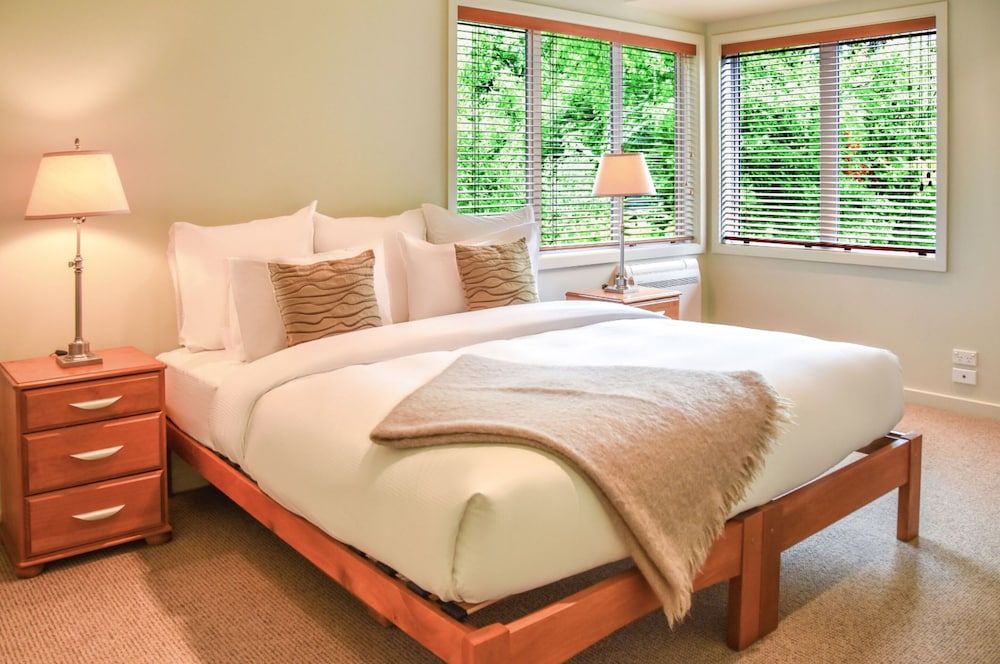 River Birches Luxury Cottage