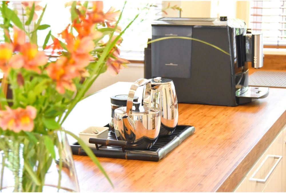 River Birches Luxury Cottage 8