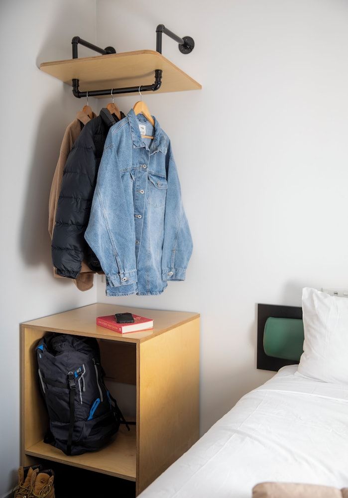 LyLo Queenstown Standard Queen - Ensuite 8