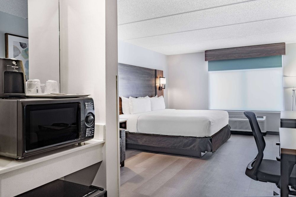 Standard Room, 1 King Bed, Accessible