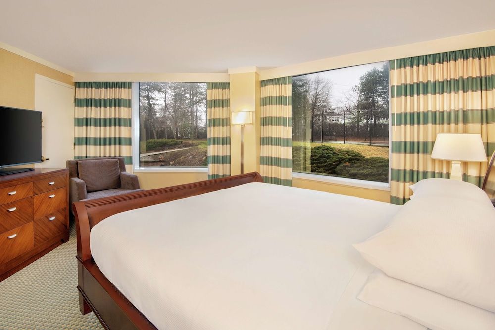 Junior Suite, 1 King Bed, Bathtub