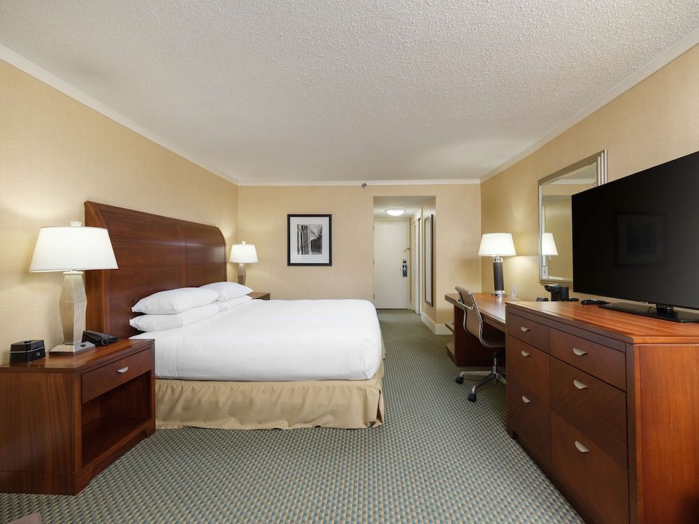 Room, 1 King Bed (High Floor)