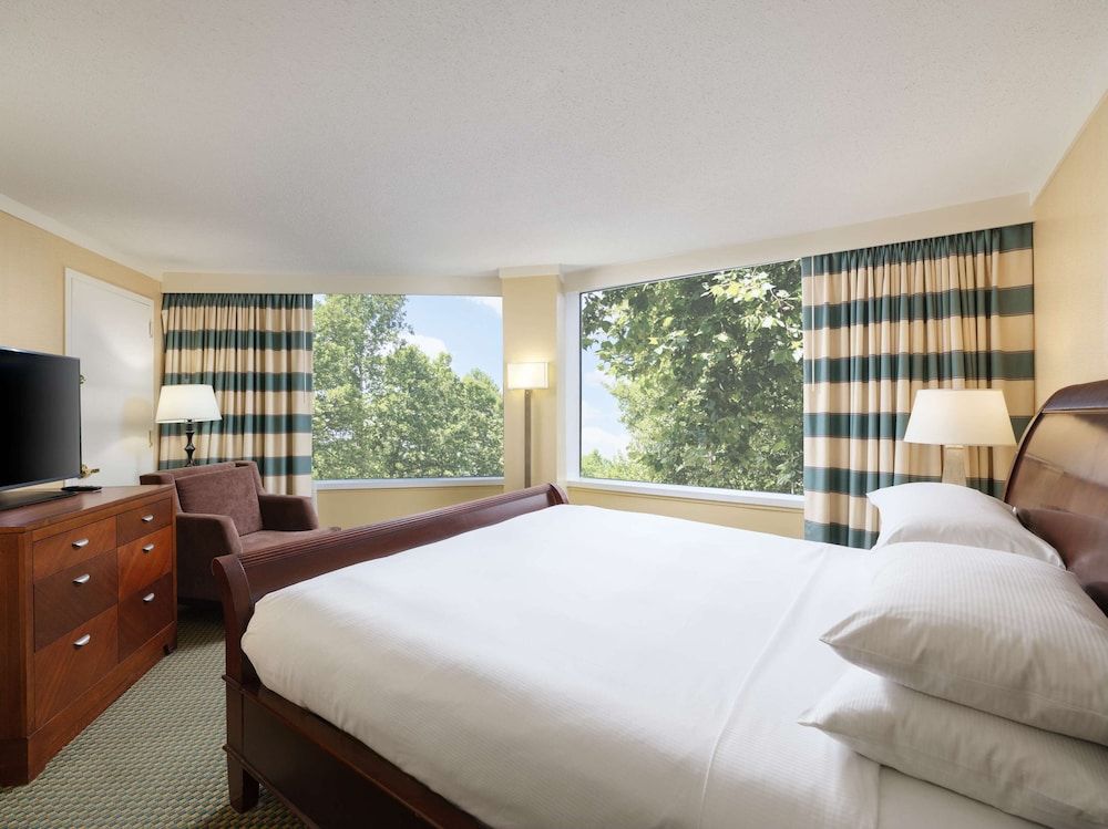 Junior Suite, 1 King Bed, Bathtub