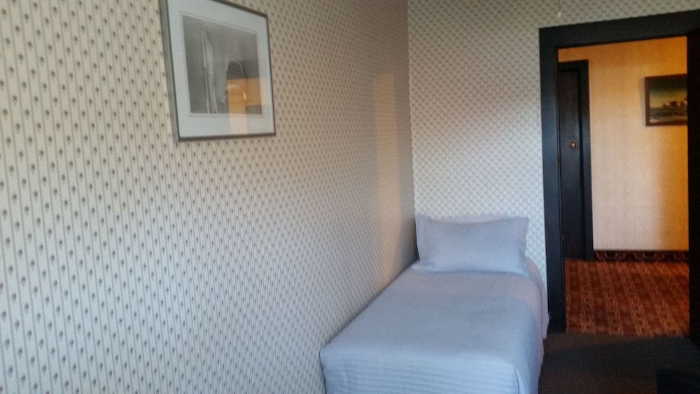 Twin Ensuite Room