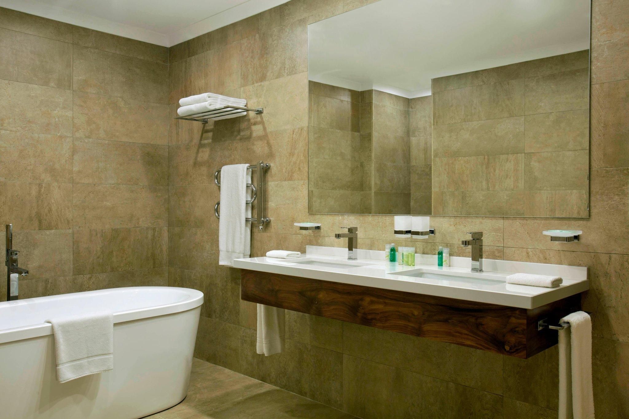 Dragonara Suite, Suite, 1 King, Sofa bed, Sea view, Terrace, Whirlpool