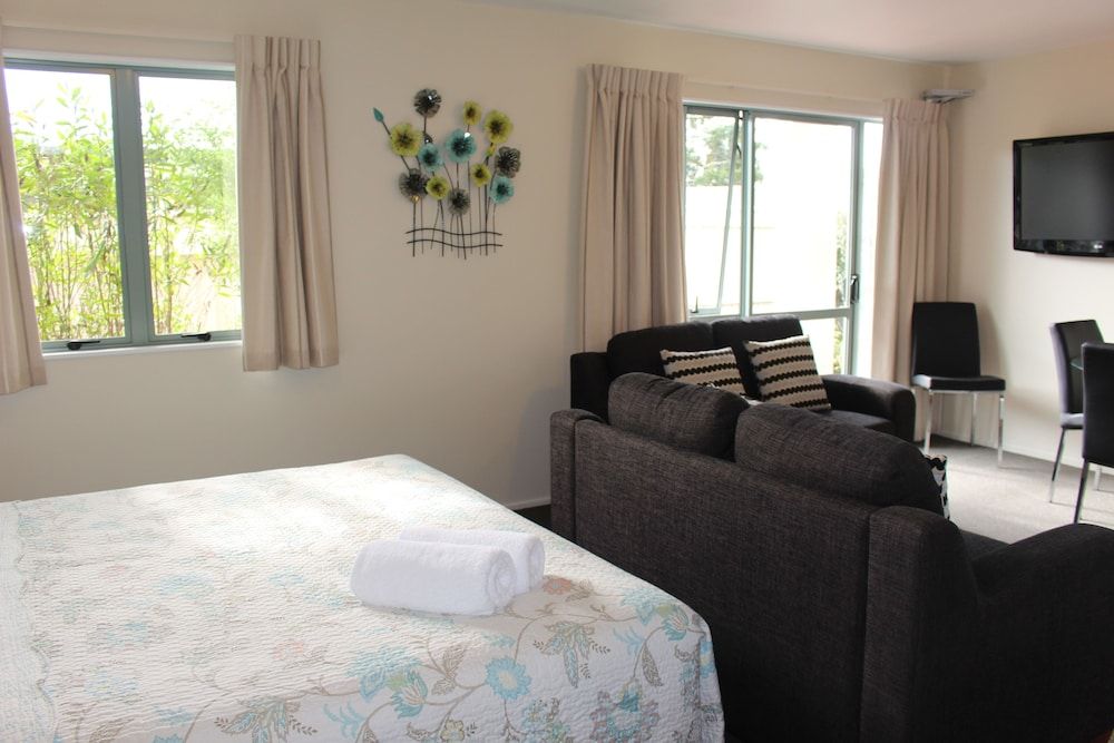 Standard Suite, 1 Bedroom, Non Smoking, Kitchenette