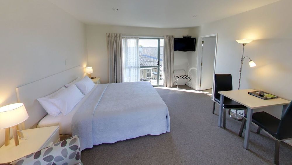 Westport Spa Motel Superior Studio, Non Smoking, Kitchenette (SUPERIOR SPA BATH STUDIO)