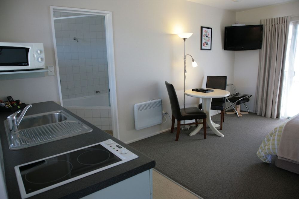Westport Spa Motel Superior Studio, Non Smoking, Kitchenette (SUPERIOR SPA BATH STUDIO) 8