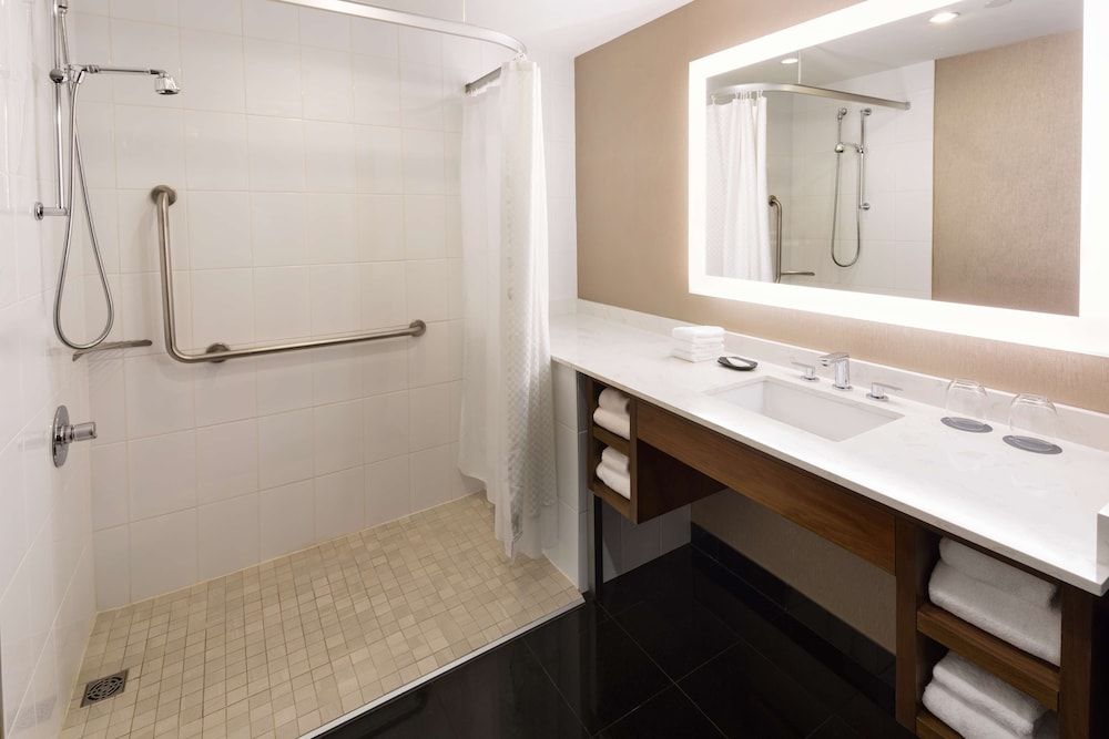 undefined Hilton Vancouver Downtown 8