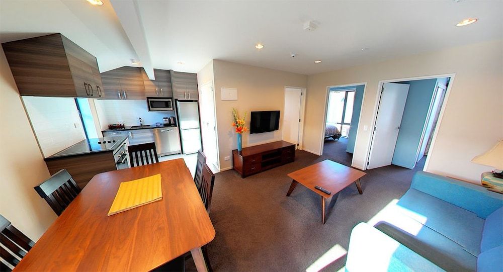 Apartments 118 Deluxe Two Bedroom Apartment 10