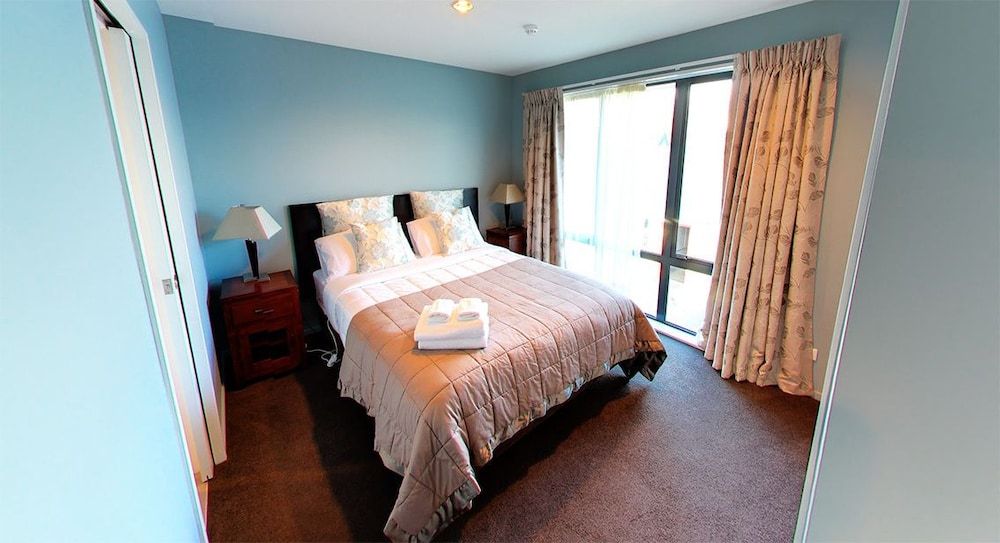 Apartments 118 Deluxe Two Bedroom Apartment 5