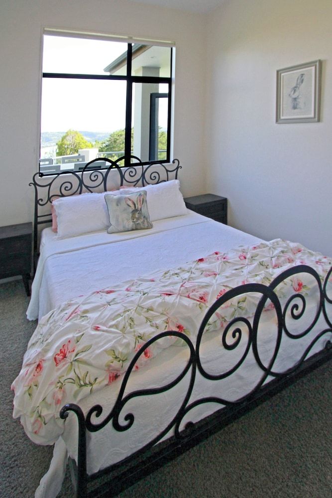 Tahi Lodge - Matakana Coast Deluxe House, Sea View 3
