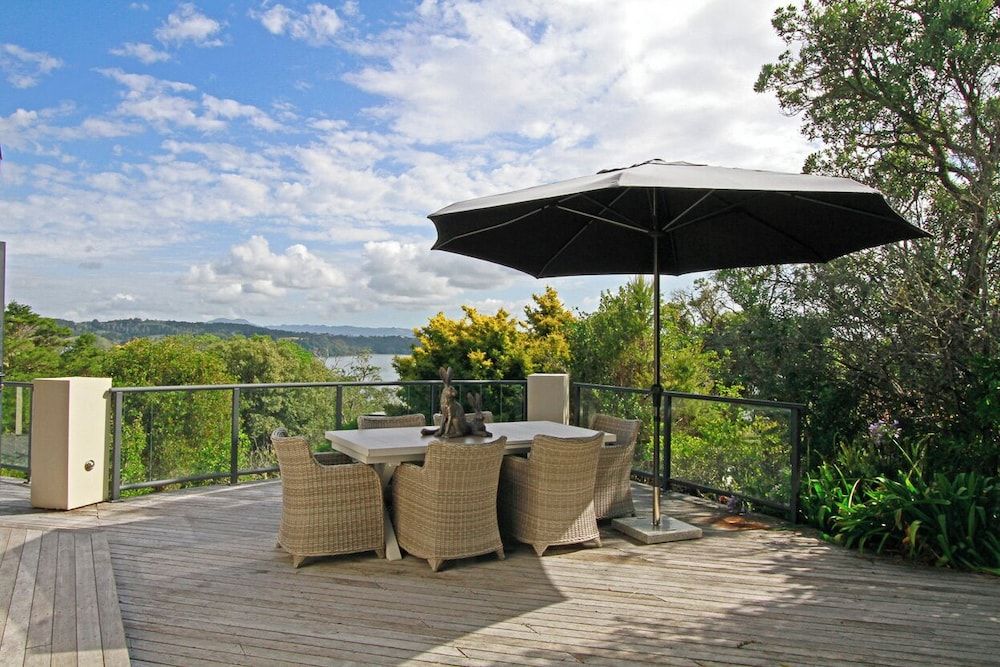 Tahi Lodge - Matakana Coast Deluxe House, Sea View 7