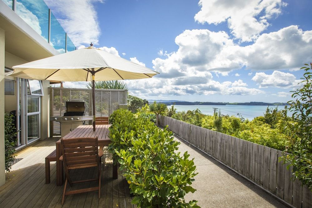 Tahi Lodge - Matakana Coast Deluxe Apartment, 2 Bedrooms, Kitchen, Ocean View (Kawau) 8