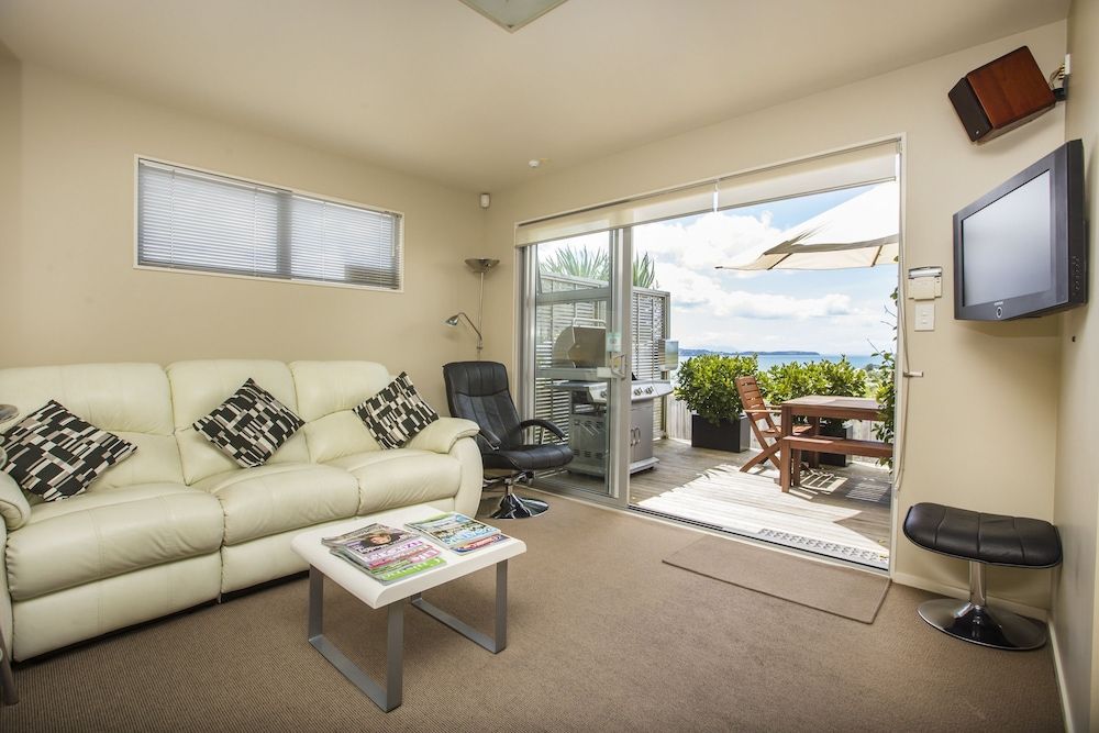 Tahi Lodge - Matakana Coast Deluxe Apartment, 2 Bedrooms, Kitchen, Ocean View (Kawau) 12