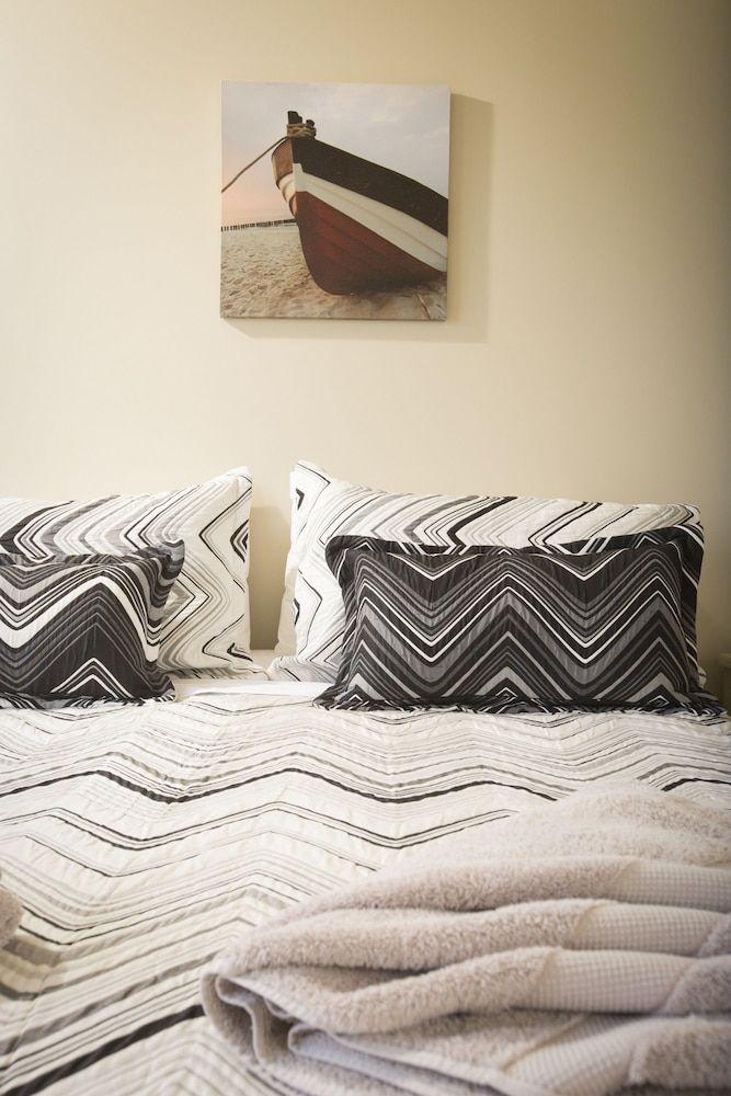 Tahi Lodge - Matakana Coast Deluxe Apartment, 2 Bedrooms, Kitchen, Ocean View (Kawau) 2