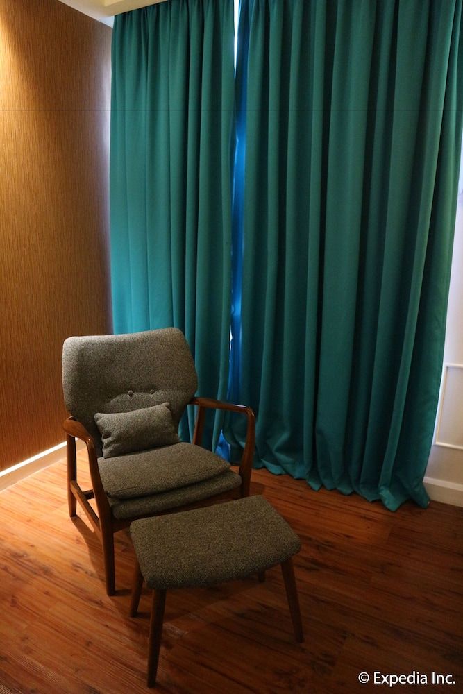 The Ferra Premier by JG Deluxe Queen 6