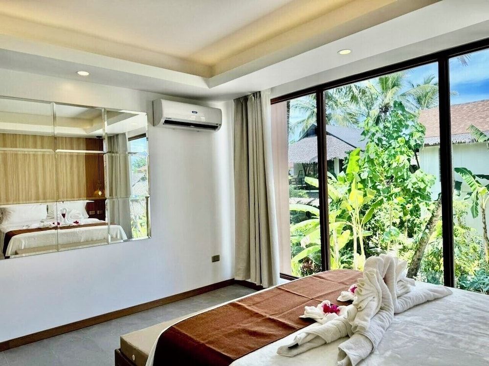 Siargao Island Villas Deluxe Room 2