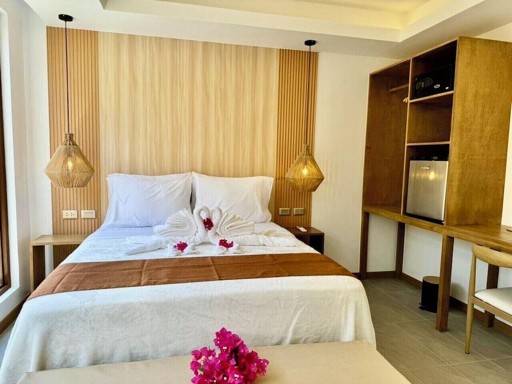 Siargao Island Villas Deluxe Room 4