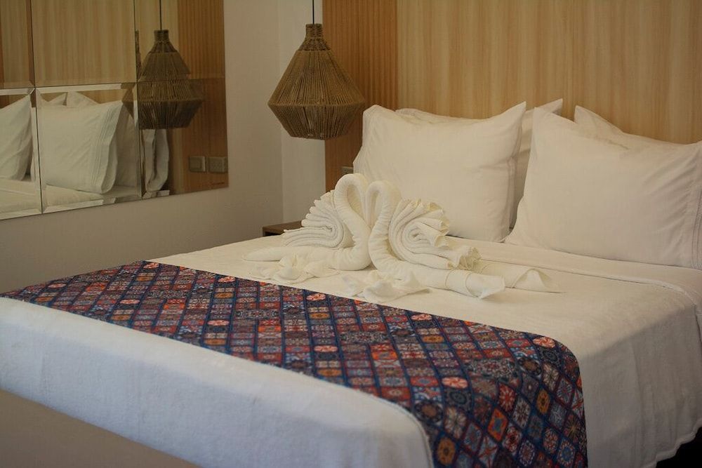 Siargao Island Villas Deluxe Room 6