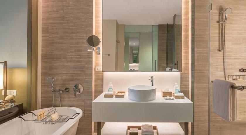 Crimson Resort & Spa Boracay Deluxe Hillview 12