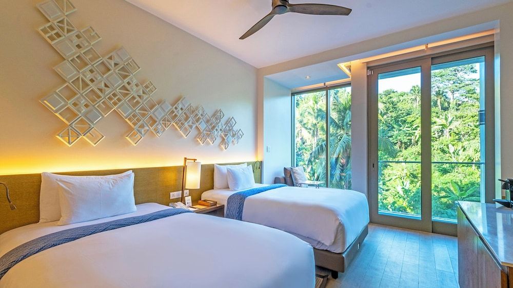 Crimson Resort & Spa Boracay Deluxe Hillview