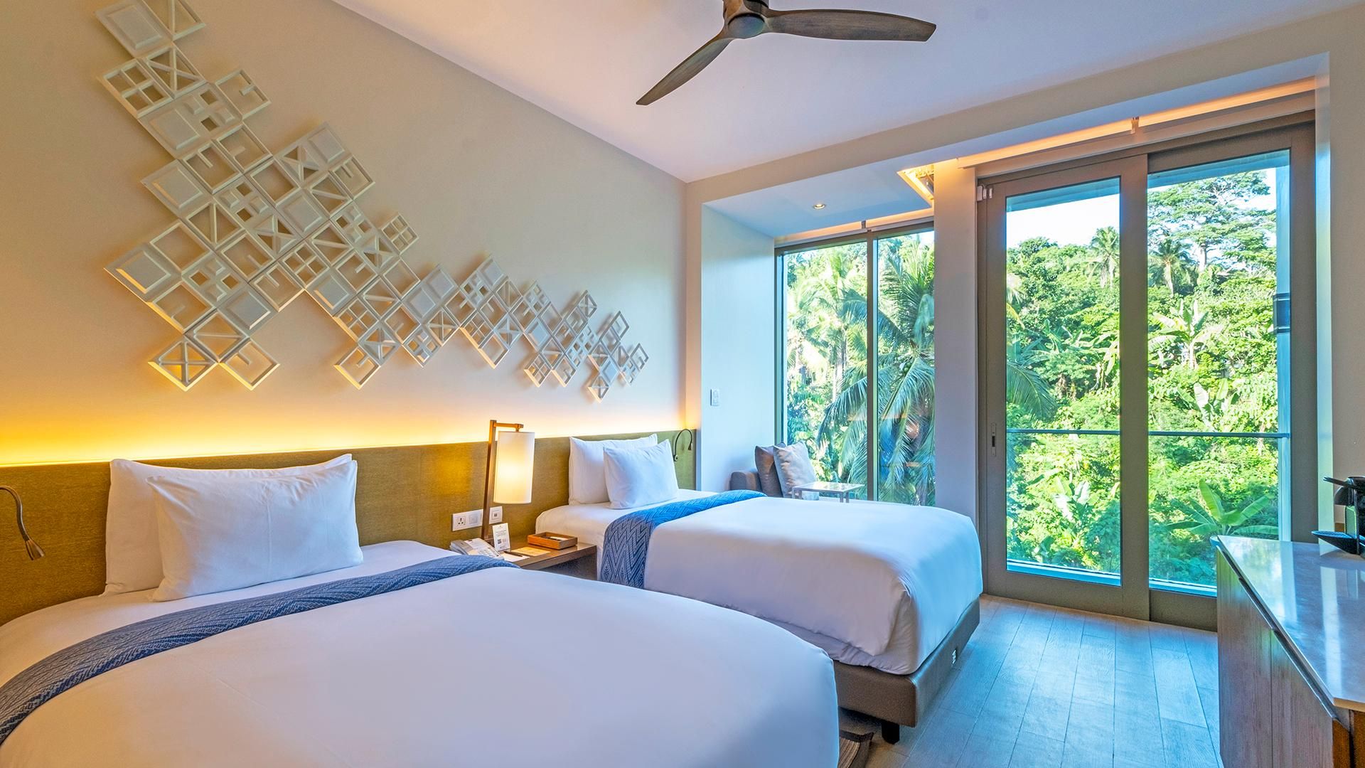 Crimson Resort & Spa Boracay Deluxe Hillview 3