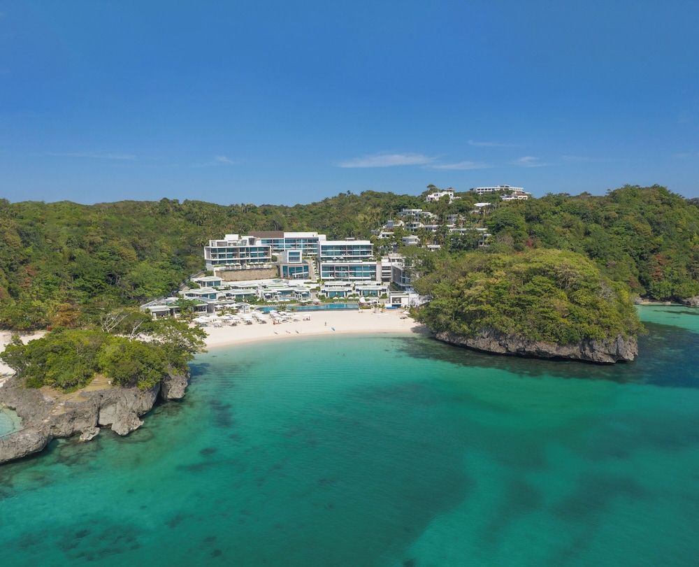Crimson Resort & Spa Boracay