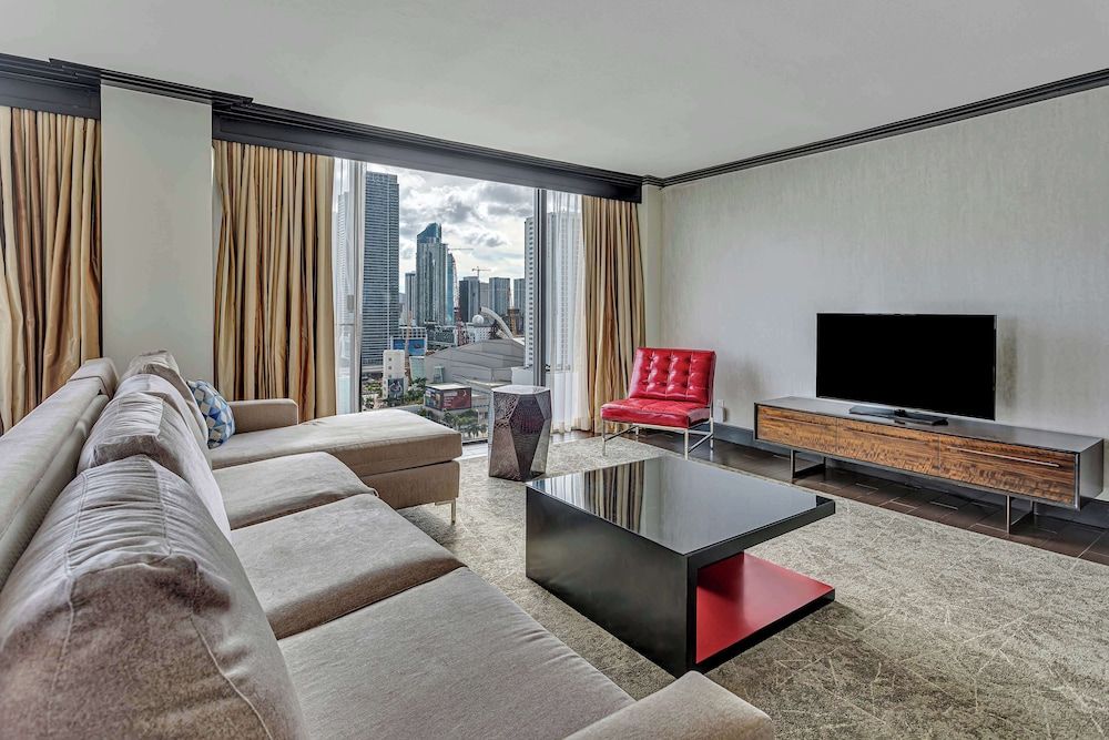 undefined Hilton Miami Downtown 4