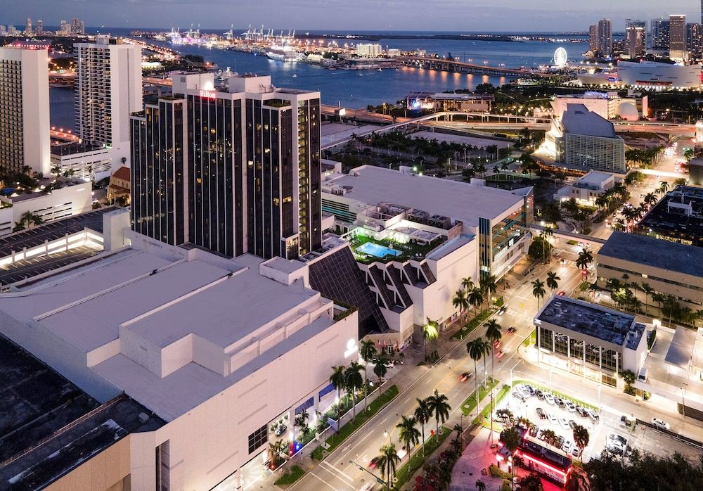 undefined Hilton Miami Downtown 9