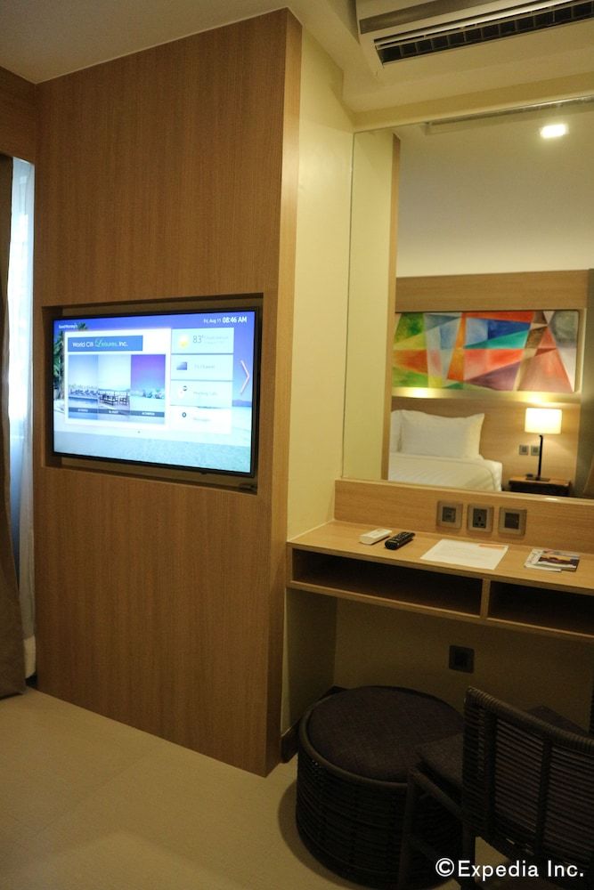 Altabriza Resort Boracay Premier Suite 14