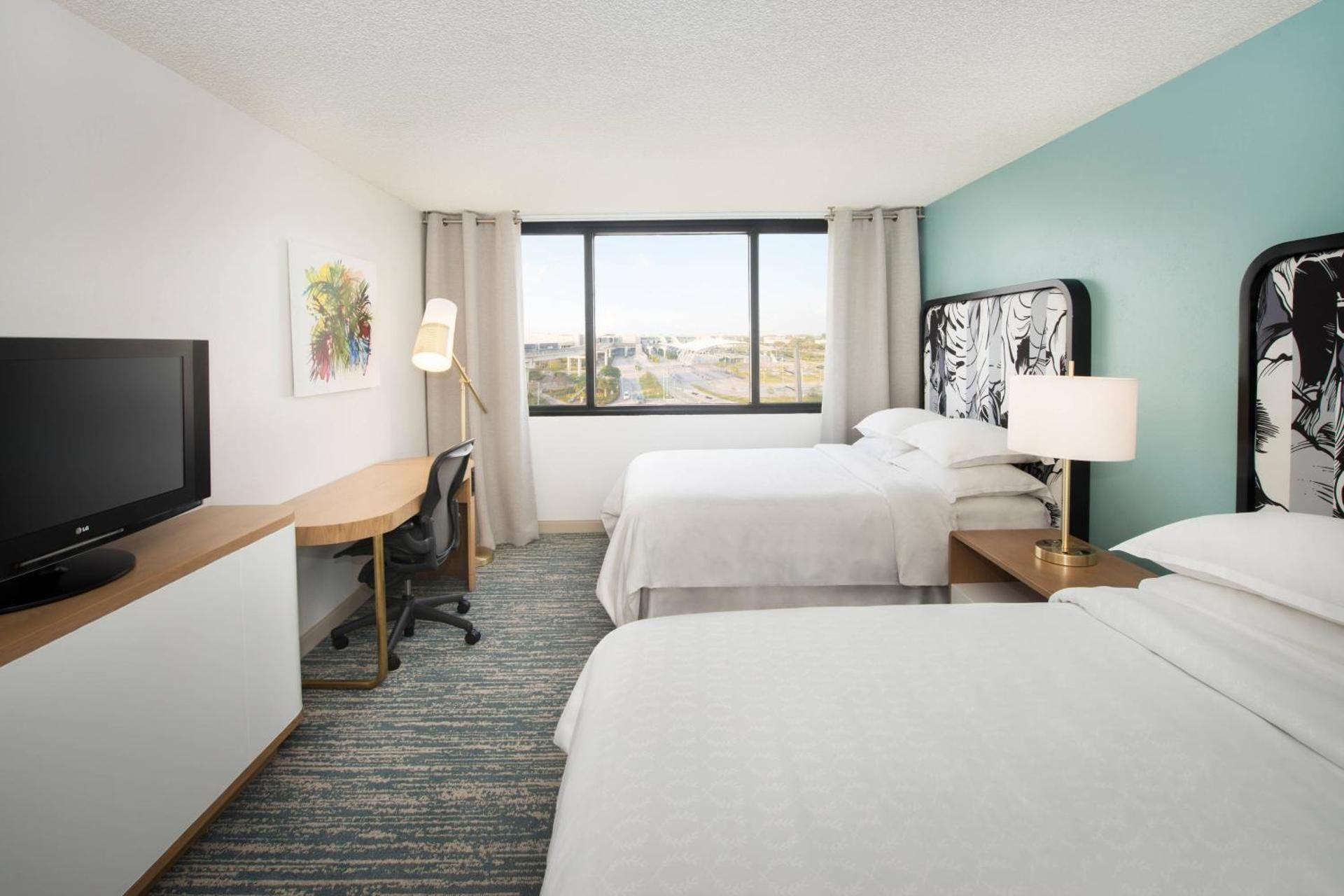 Club level, Guest room, 2 Queen, Top floor