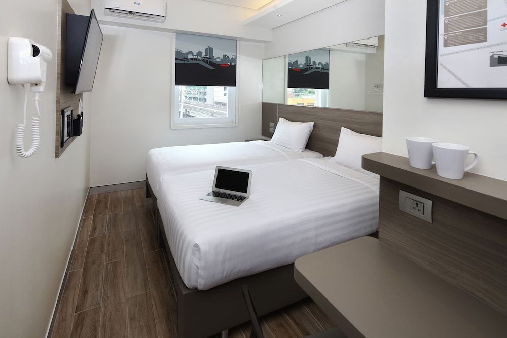 Red Planet Cubao Aurora Boulevard Twin Room 2