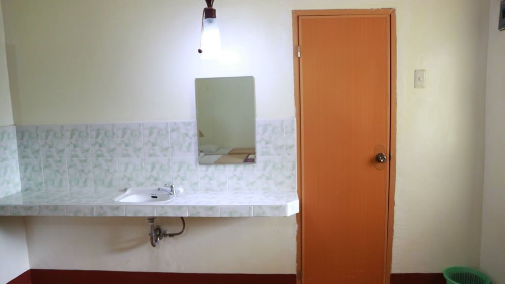 Cabua-an Beach Resort - Hostel Double Occupancy Room 9