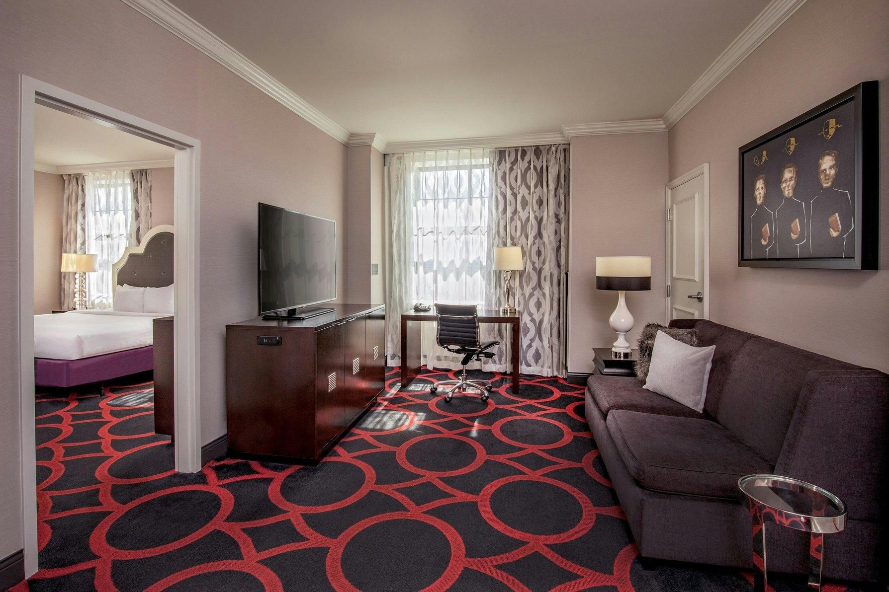 Elks Suite, 1 Bedroom Suite, 1 King, Top floor