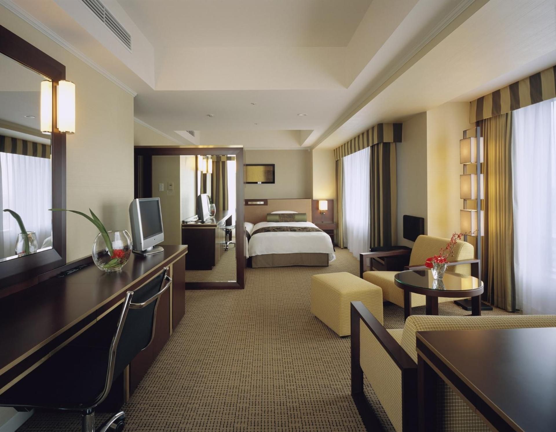 Corner Twin Non-Smoking