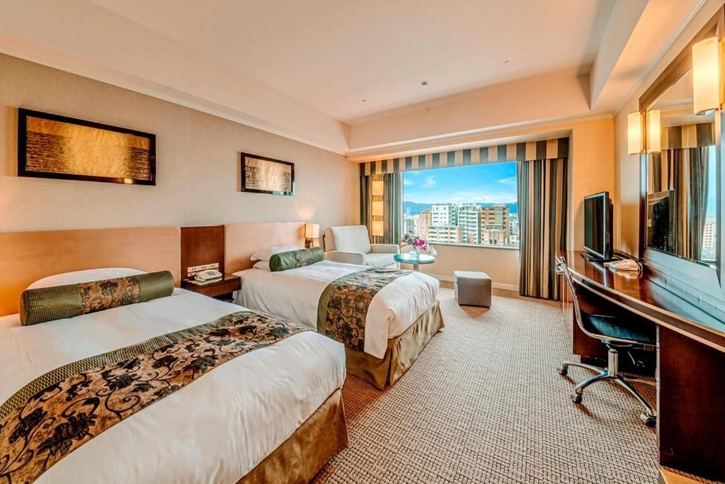 Superior Twin City View - Non-Smoking