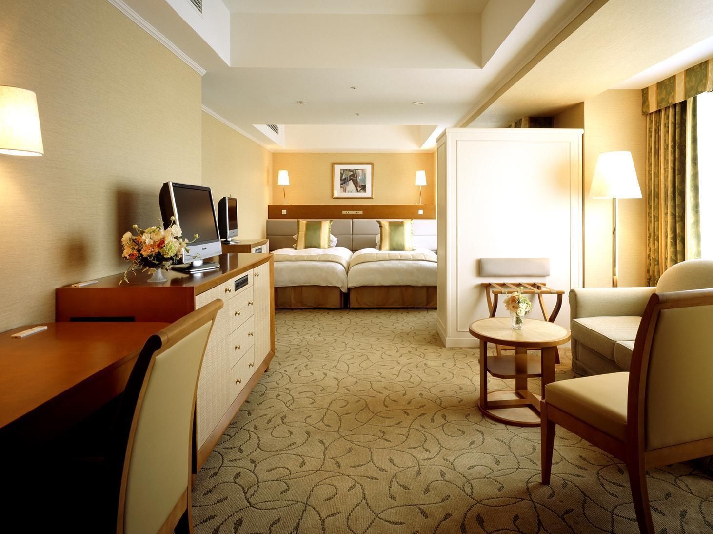 Corner Twin Non-Smoking