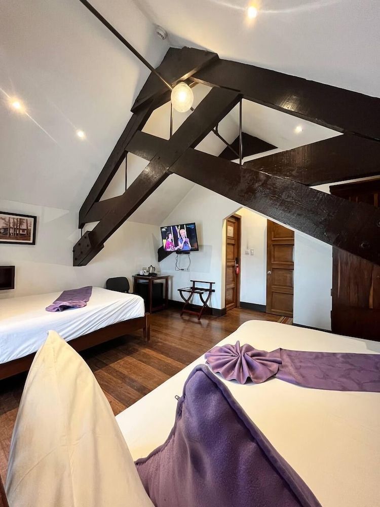 Log Cabin Hotel-Baguio Deluxe M8 3